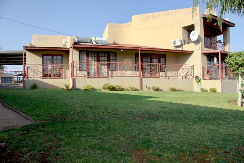 4 Bedroom Property for Sale in Kanoneiland Northern Cape